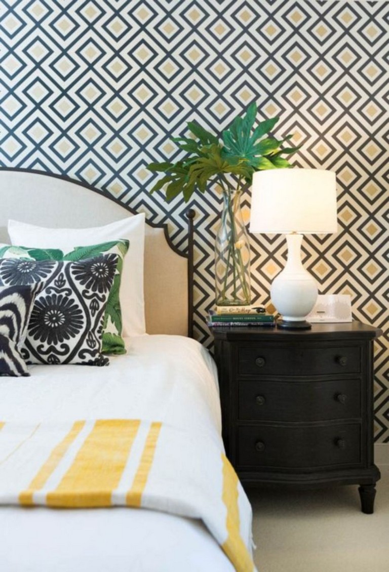  Black And White Bedroom Wallpaper Ideas for Simple Design